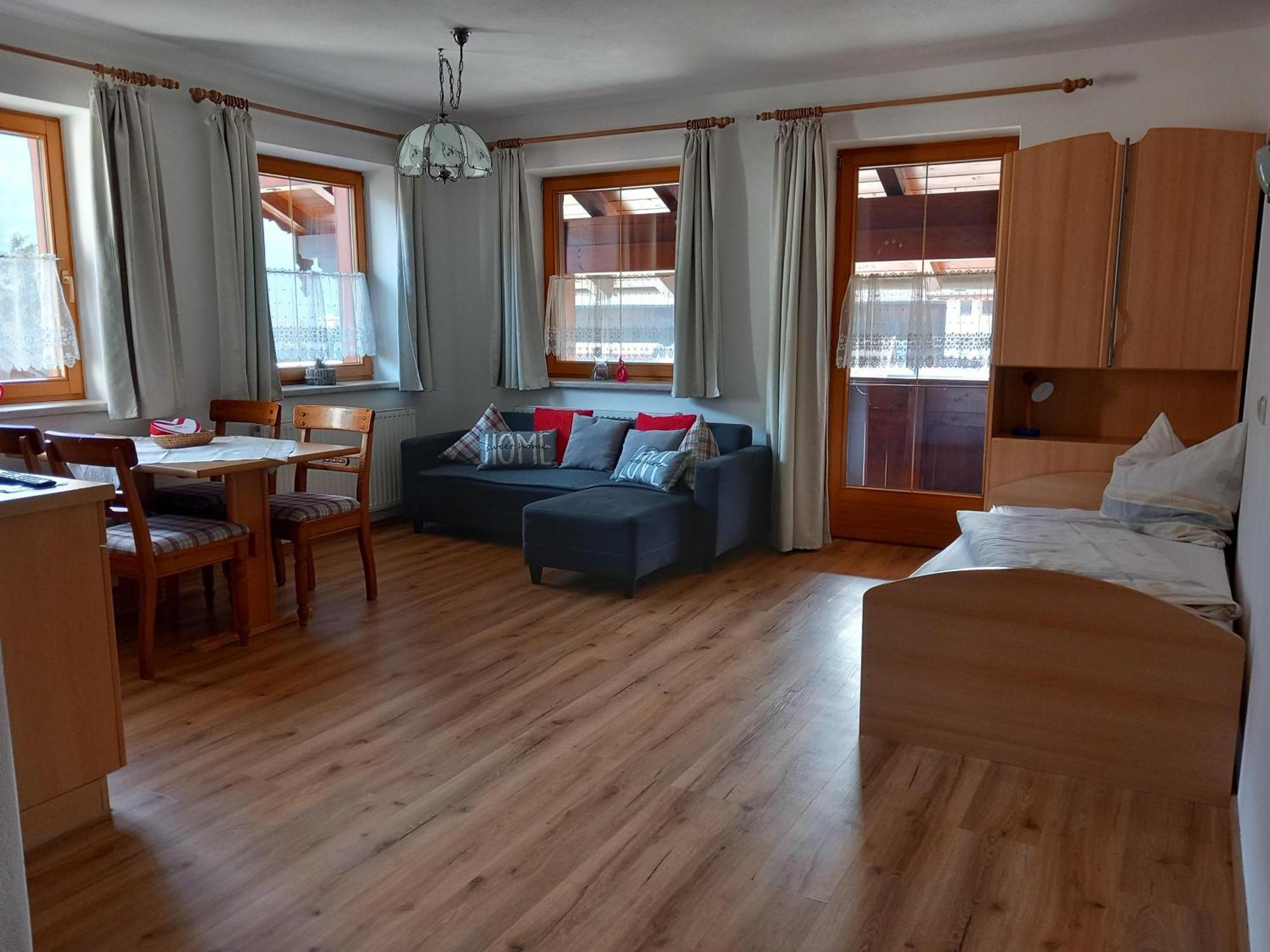 Bichlerhof Lejlighed Radfeld Eksteriør billede